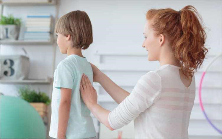 تشخیص میزان انحنای ستون فقرات قبل از کایروپراکتیک اسکولیوز