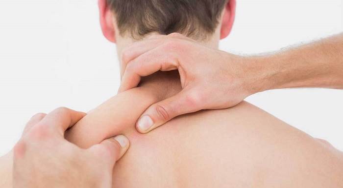 ماساژ درمانی برای کمک به تسکین درد کتف و شانه
